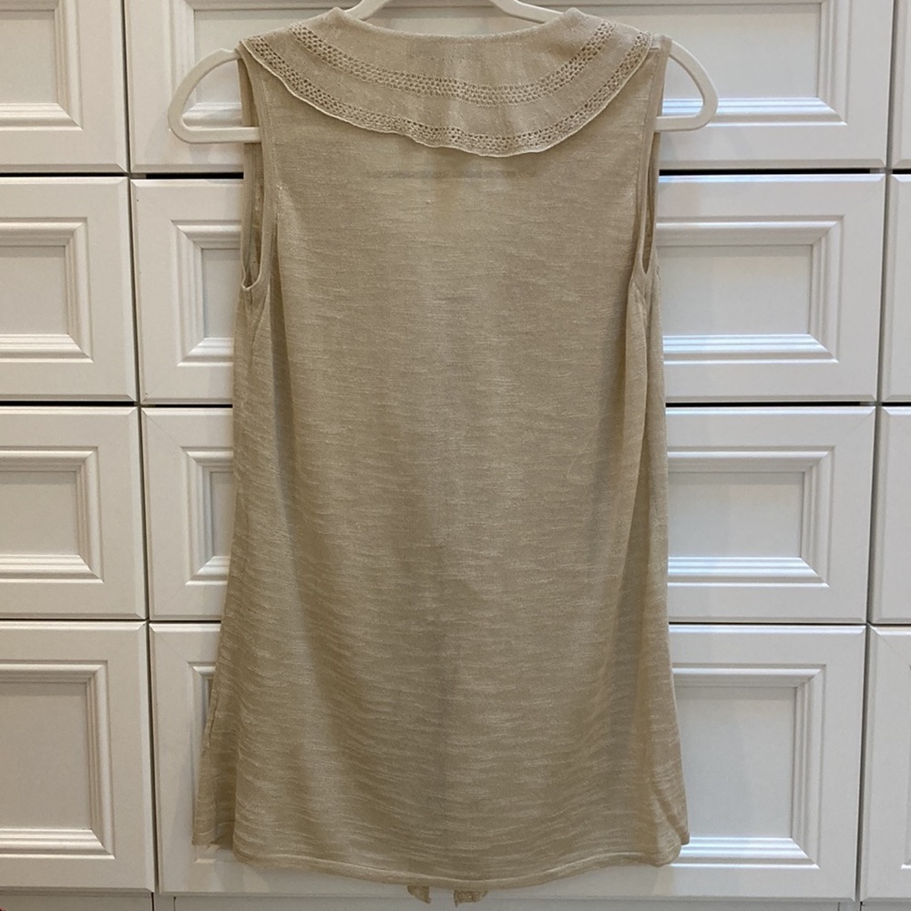 Madison Hill vest - Picture 2 of 6